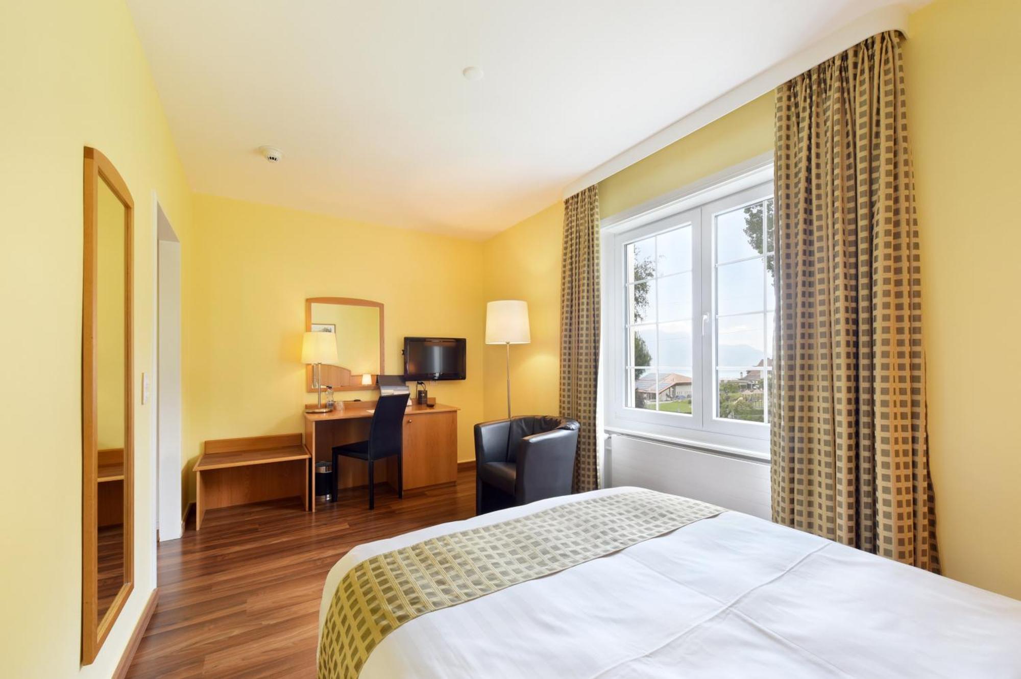 Du Leman - Jongny Hotel