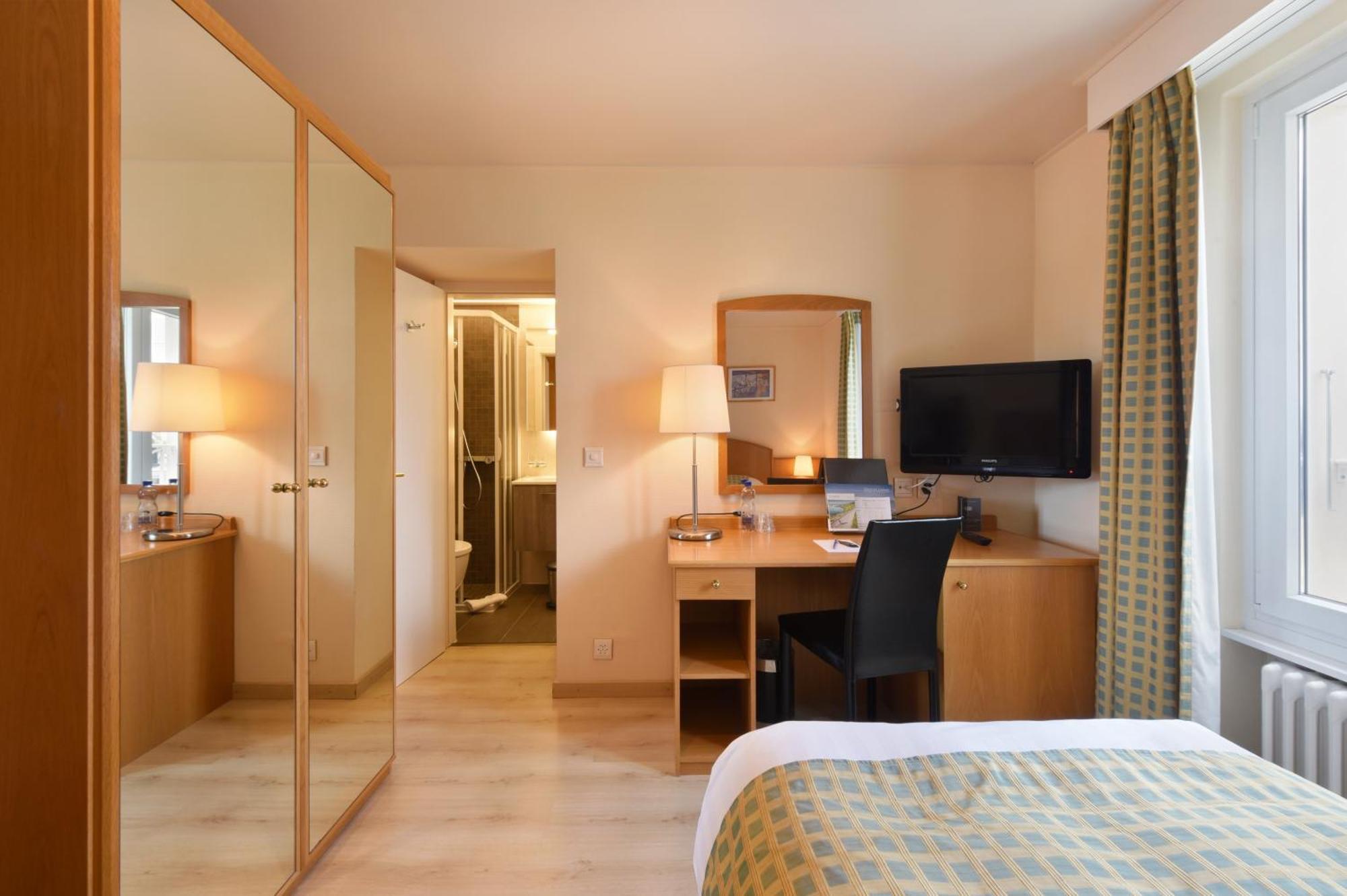 Du Leman - Jongny Hotel