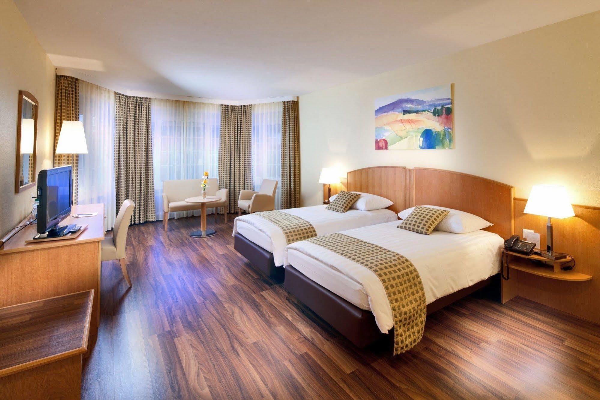Du Leman - Jongny Hotel